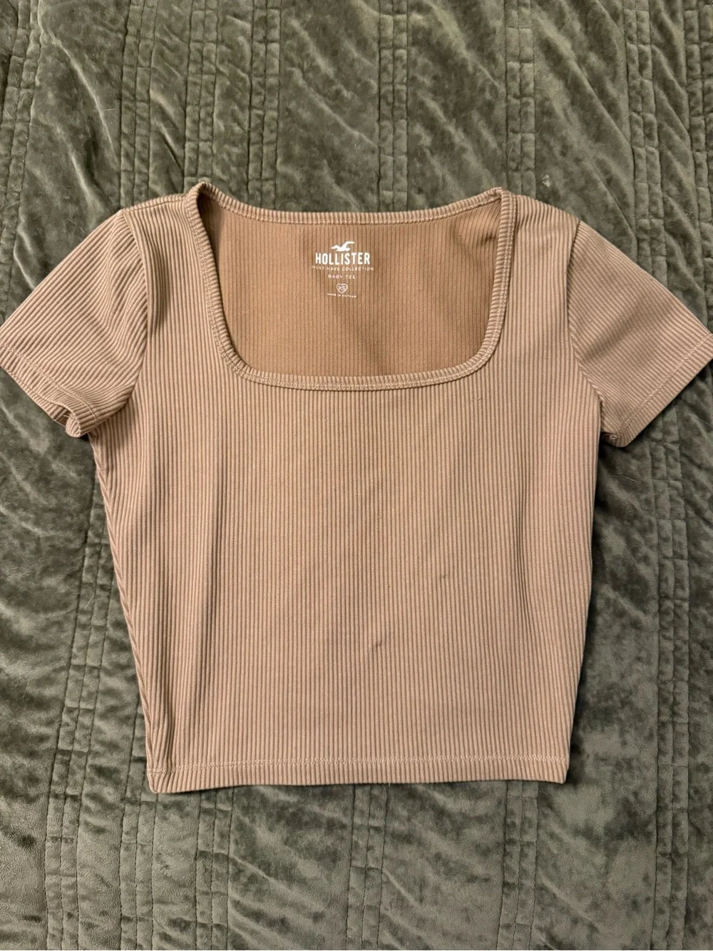 Hollister Ribbed Scoop Neck Crop Top Bundle - Gray, Dark Green, & Tan - Picture 6 of 7